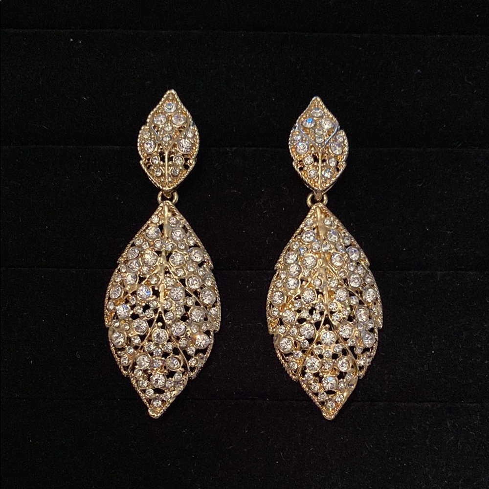 Elegant Gold Leaf Drop Earrings